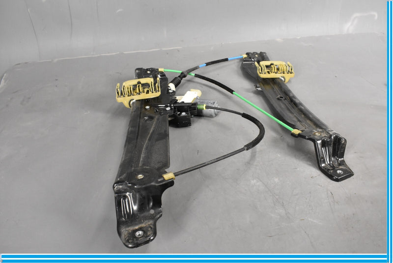 Load image into Gallery viewer, 11-16 BMW 528i 535i F10 Front Right Side Window Regulator Lifter /w Motor Oem
