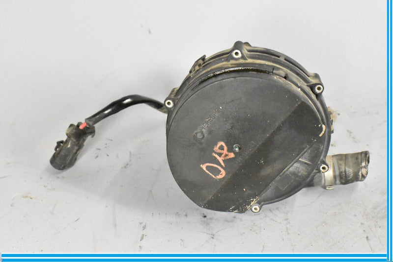 Load image into Gallery viewer, 04-08 Maserati Quattroporte Secondary Smog Air Injection Pump 181197 Oem
