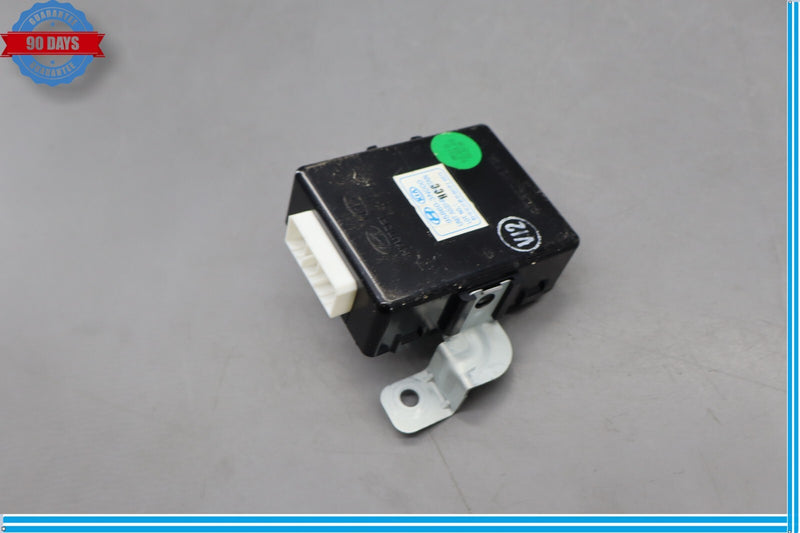 Load image into Gallery viewer, 11-13 Hyundai Equus Rear Window Curtain Shade Control Module 95860-3N000 Oem
