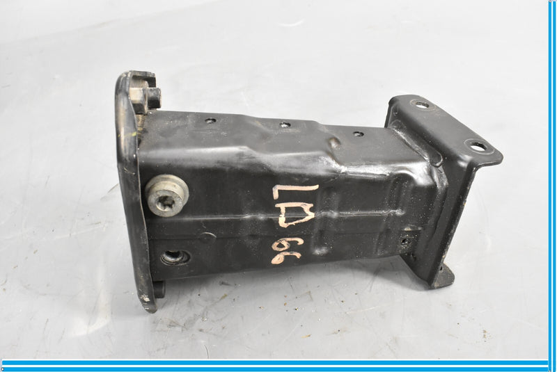 Load image into Gallery viewer, 07-13 Mercedes S550 S600 Front Left Driver Side Bumper Reinforcement Bracket Oem
