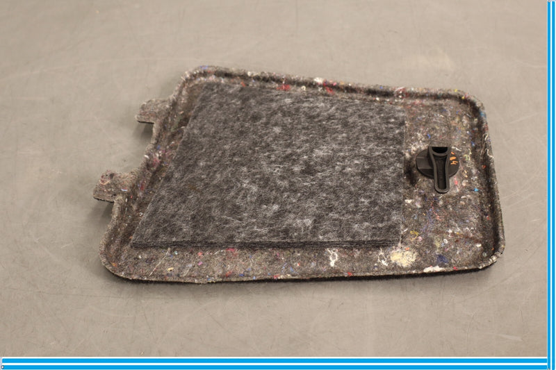 Load image into Gallery viewer, 10-13 Mercedes E350 E550 W212 Sedan Right Side Trunk Liner Mat Carpet Oem
