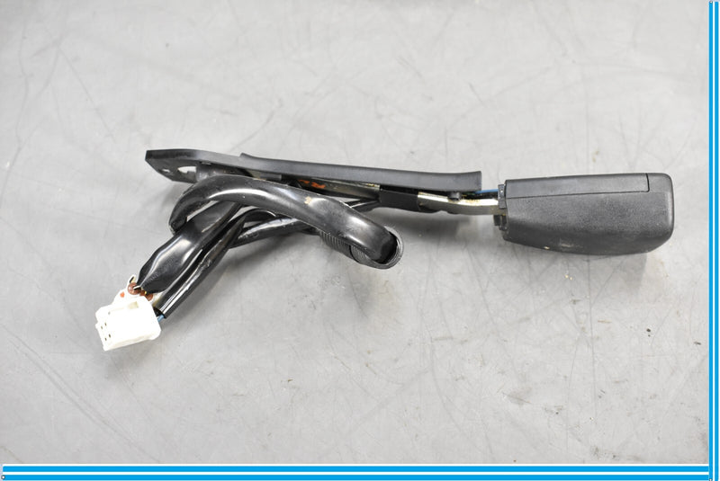 Load image into Gallery viewer, 07-12 Lexus LS460 Front Right Passenger Side Seat Belt Buckle Oem
