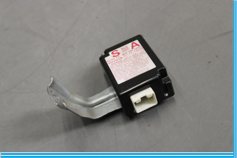 Load image into Gallery viewer, 07-09 Lexus LS460 Smart Door Receiver Computer Control Module Unit Oem
