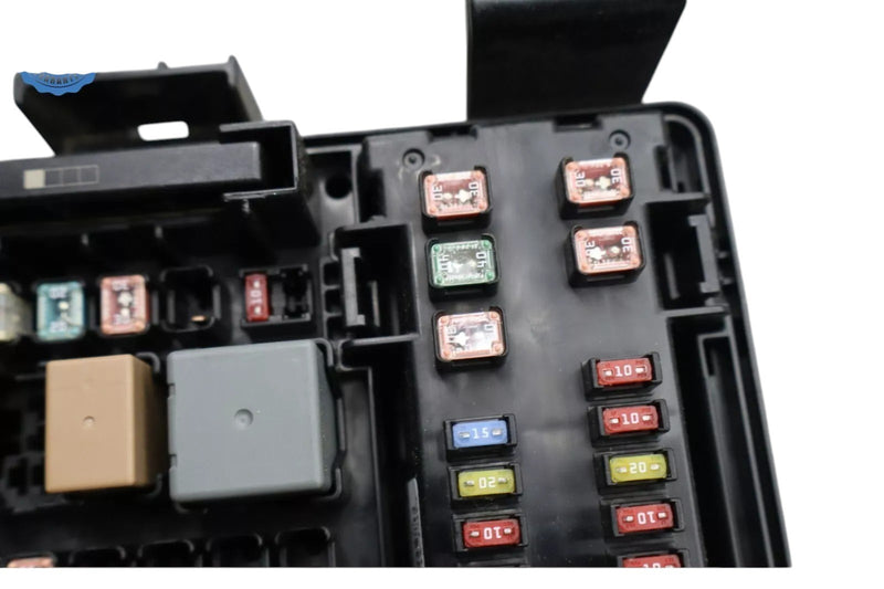 Load image into Gallery viewer, 2015 Hyundai Genesis Fuse Box Relay Control Module Unit 1898009001 OEM
