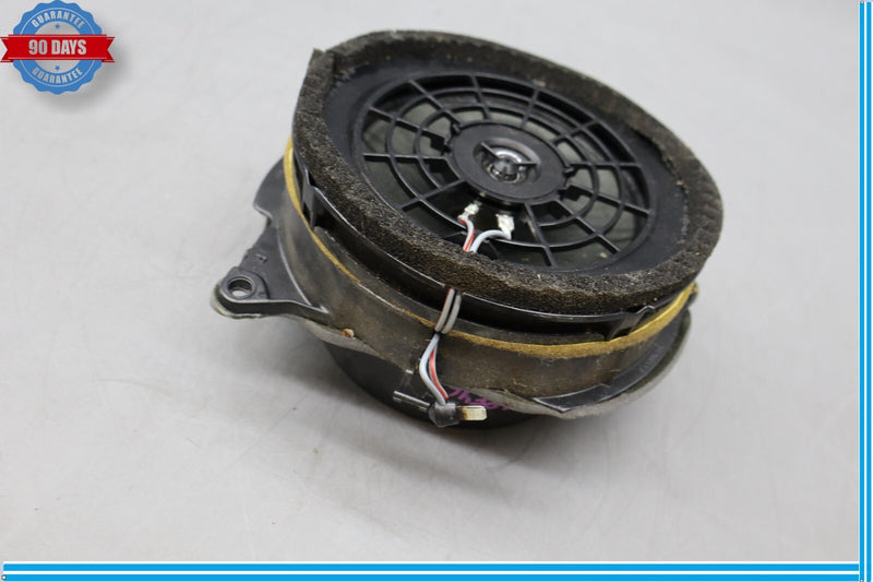 Load image into Gallery viewer, 96-03 Mercedes E320 E430 CLK350 C350 Door Sound Audio Speaker Oem
