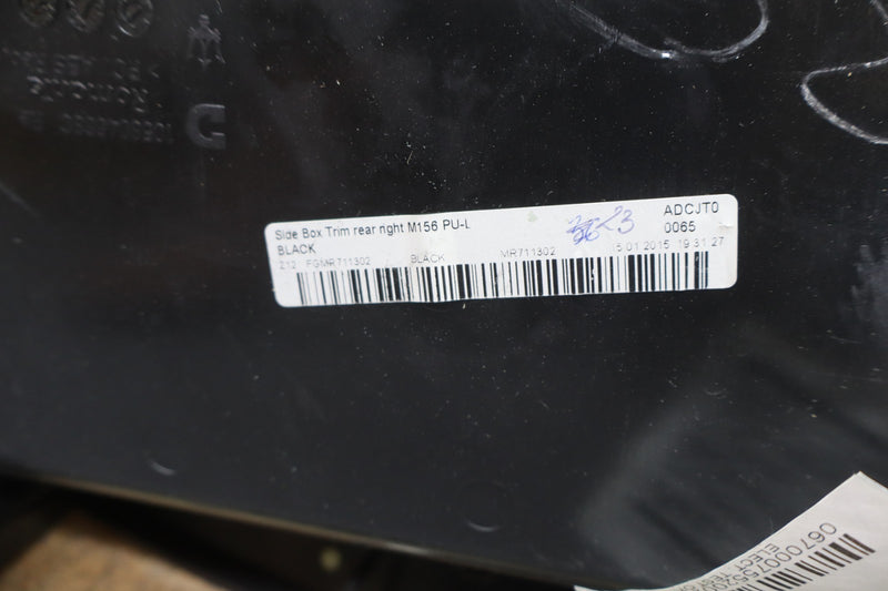 Load image into Gallery viewer, 14-17 Maserati Quattroporte M156 SQ4 Rear Right Side Interior Door Panel Oem
