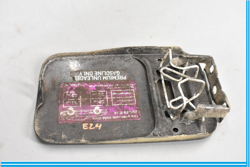 Load image into Gallery viewer, 90-02 Mercedes R129 SL500 SL320 300SL Fuel Gas Tank Door Lid Cover Oem
