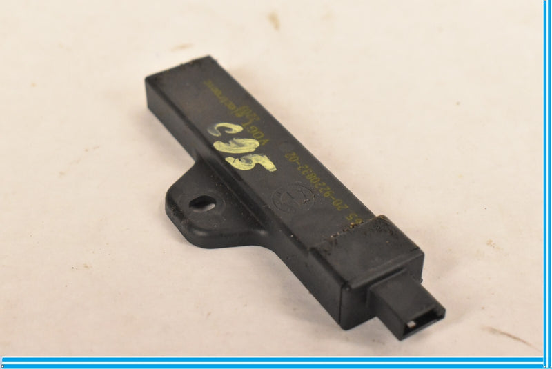 Load image into Gallery viewer, 09-19 BMW 750i 750Li F01 F02 F07 F10 Keyless Entry Antenna 65209220832 Oem

