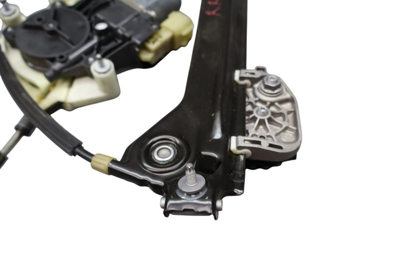Load image into Gallery viewer, 14-22 Maserati Quattroporte Rear Right Side Window Regulator Motor 670009817 Oem
