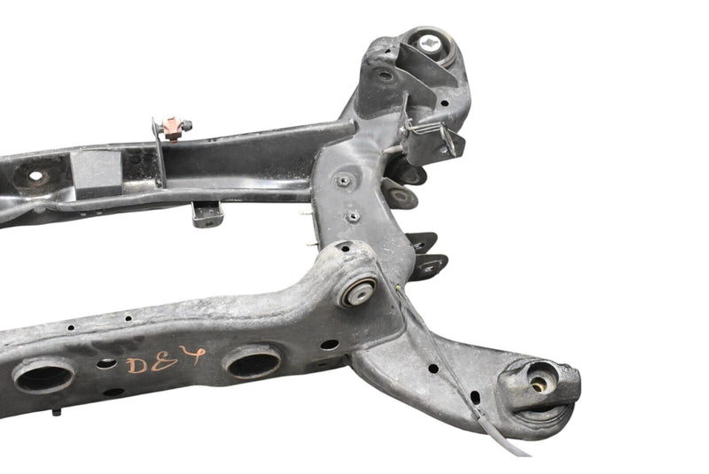 Load image into Gallery viewer, 14-19 Maserati Quattroporte Rear Suspension Subframe Cross Member 670007569 OEM

