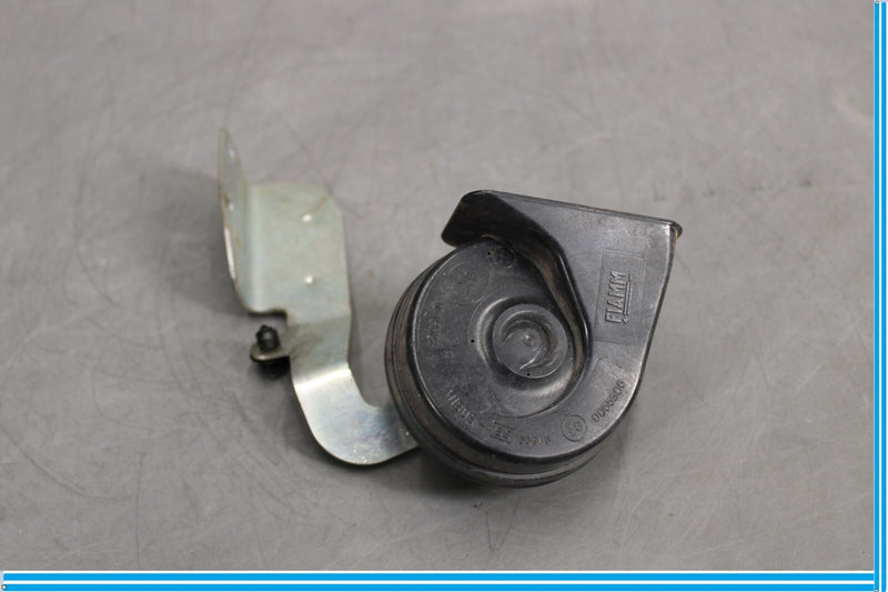 Load image into Gallery viewer, 10-16 Mercedes E350 Coupe Right Side High Tone Pitch Horn Signal W/ Bracket Oem
