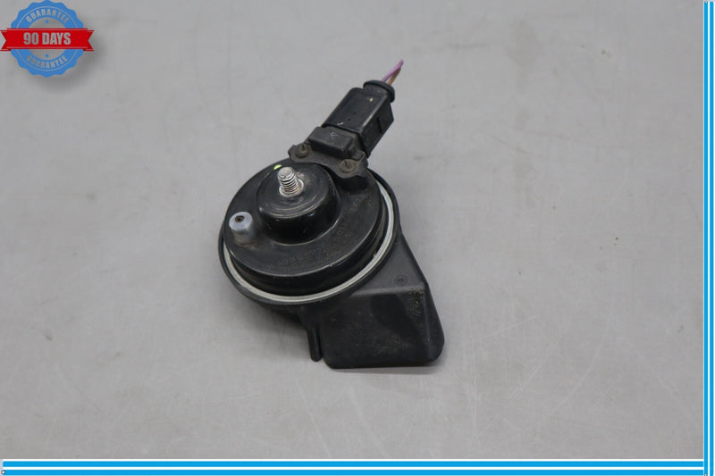 Load image into Gallery viewer, 11-17 Volkswagen VW Touareg Anti Theft Alarm Horn Siren Hight Note Tune Oem
