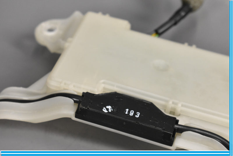 Load image into Gallery viewer, 00-06 Mercedes S500 S600 W220 Front Left Driver Keyless Go Entry Antenna Oem
