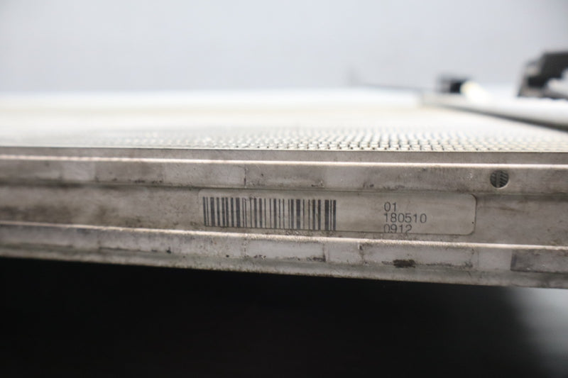 Load image into Gallery viewer, 11-17 Volkswagen Touareg Engine Water Cooling Radiator Assembly 7P0121253 Oem
