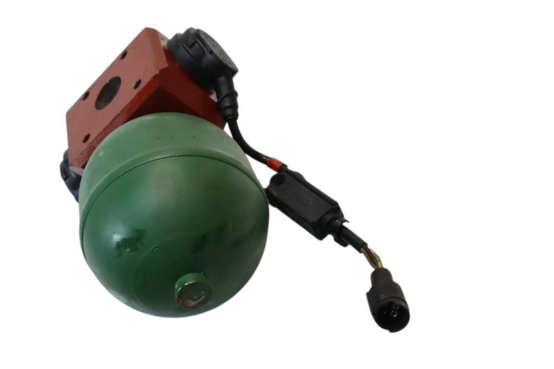 Load image into Gallery viewer, 1993 Bentley Brooklands Sedan Shock Hydraulic Accumulator Reservoir GMF1297 OEM
