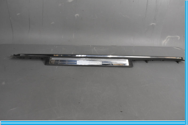 Load image into Gallery viewer, 03-06 Mercedes S500 S600 Front Right Passenger Side Door Sill Scuff Plate Oem
