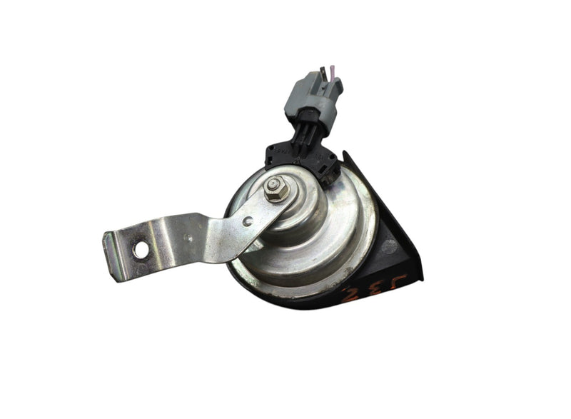 Load image into Gallery viewer, 14-17 Maserati Ghibli Right Passenger Side Alarm Horn Siren 0055306 Oem
