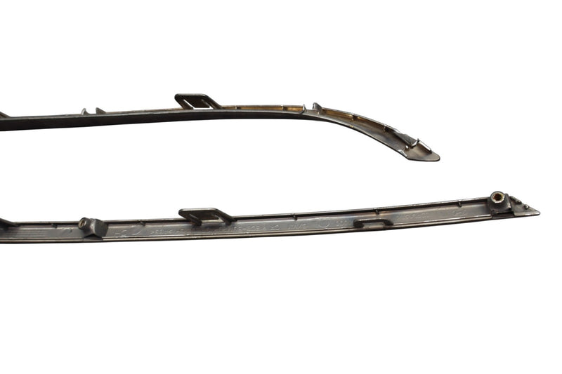 Load image into Gallery viewer, 15-17 Hyundai Genesis G80 Front Left Side Bumper Grille Trim Molding Oem
