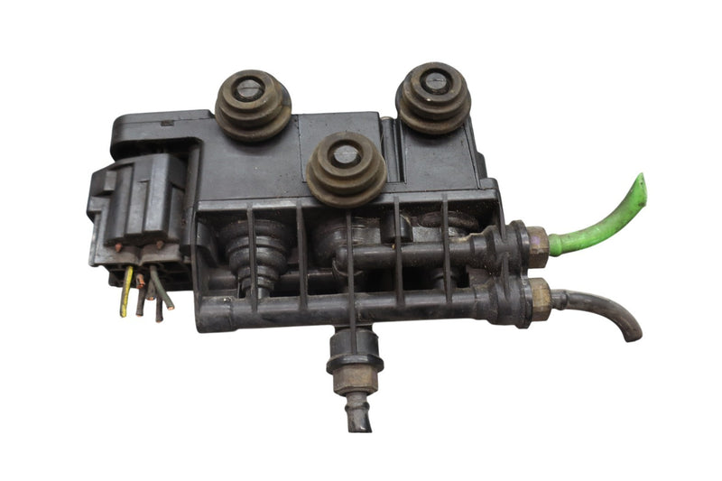 Load image into Gallery viewer, 06-13 Land Rover Range Rover Sport Air Suspension Valve Block EAS Oem
