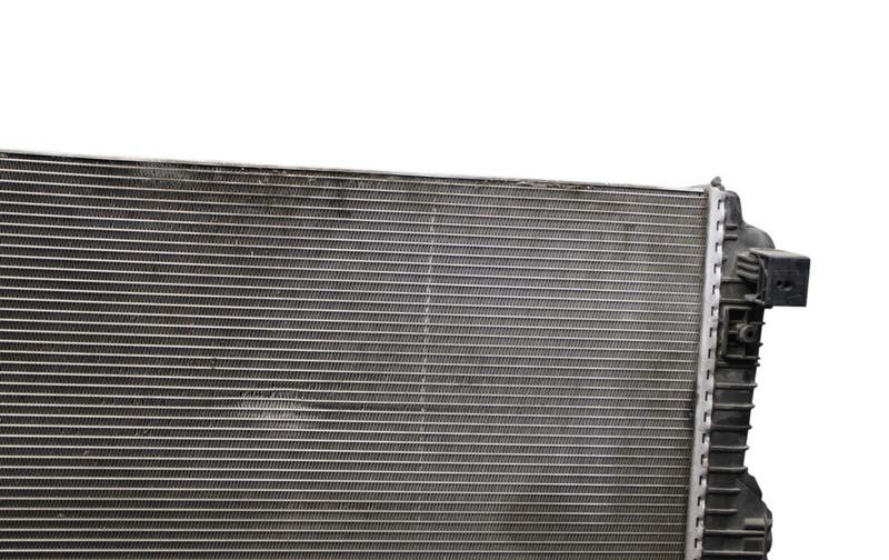 Load image into Gallery viewer, 11-17 Volkswagen Touareg Engine Cooling Radiator Assembly Black 7P0121253A Oem
