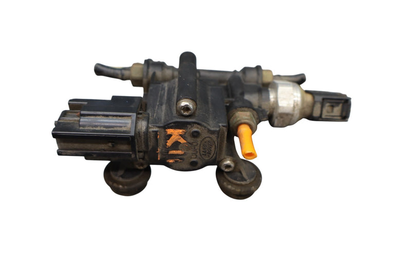 Load image into Gallery viewer, 05-16 Land Rover Range Rover Sport Air Suspension Valve Block Airmatic Oem
