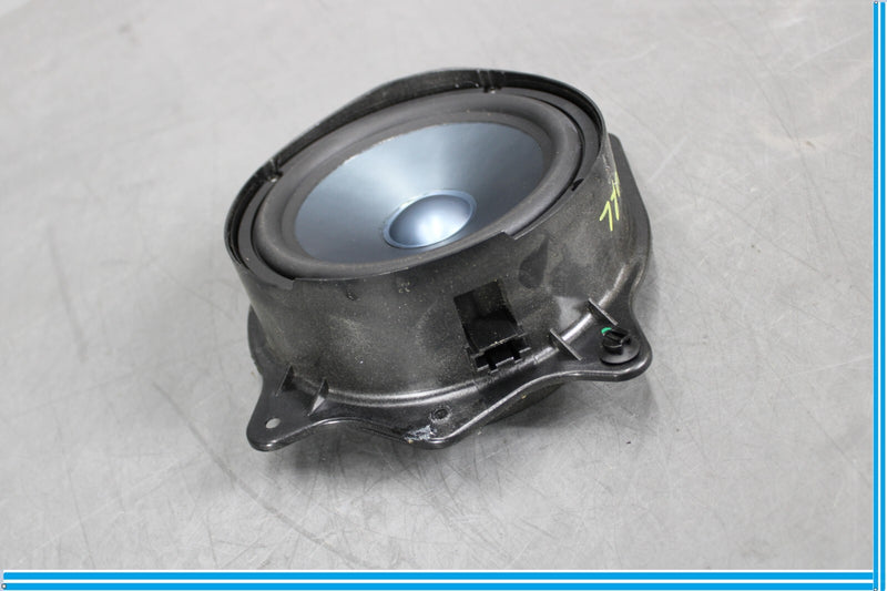 Load image into Gallery viewer, 07-13 Mercedes S550 S600 W221 Rear Left Door Audio Speaker 2218203702 Oem
