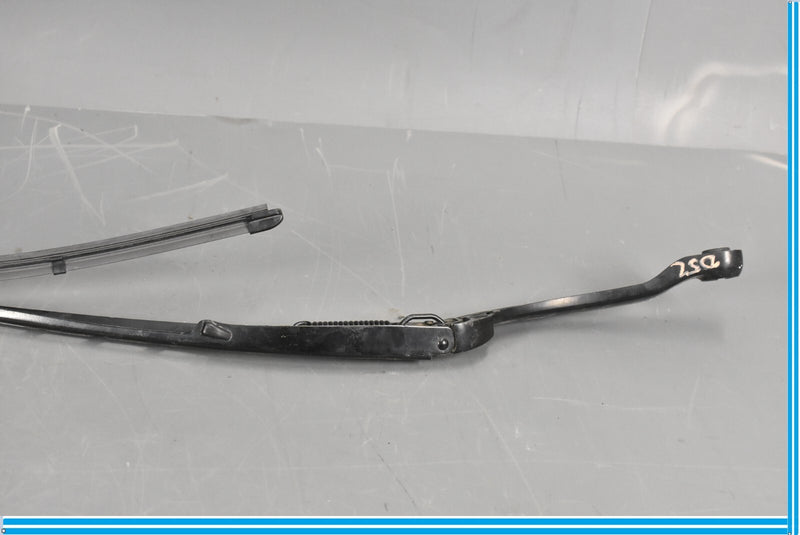 Load image into Gallery viewer, 13-15 Jaguar XF Front Left Or Right Side Windshield Wiper Arm Oem
