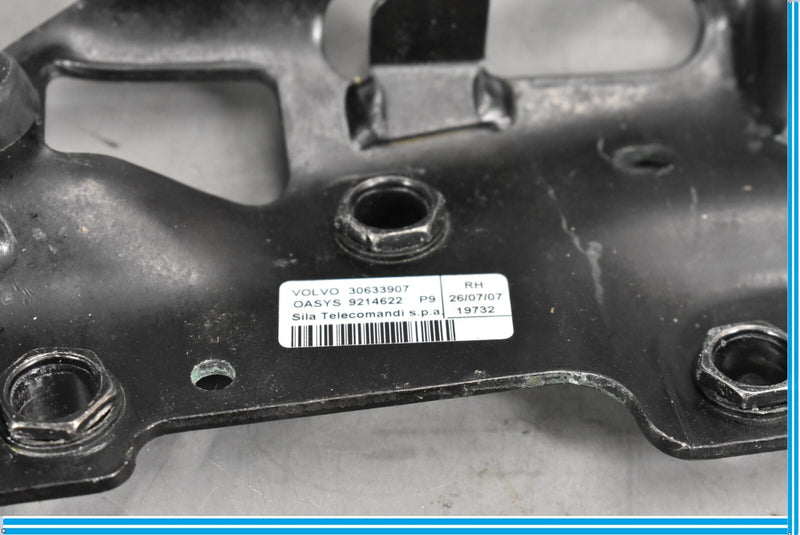 Load image into Gallery viewer, 06-13 Volvo C70 Convertible Right Side Roof Hinge Bracket Oem
