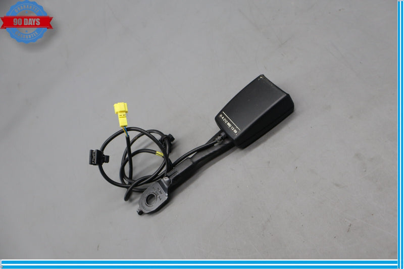 Load image into Gallery viewer, 10-16 Mercedes W212 E350 E550 Front Right Side Seat Belt Seatbelt Buckle Oem
