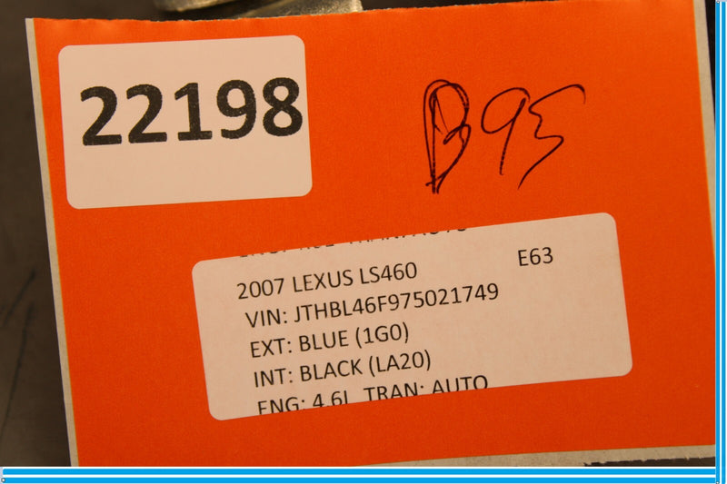 Load image into Gallery viewer, 07-12 Lexus LS460 Rear Right Passenger Side Center Seat Belt Buckle Oem
