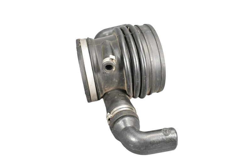 Load image into Gallery viewer, 04-19 Maserati Quattroporte M139 Engine Air Intake Duct Pipe Hose 215889 OEM
