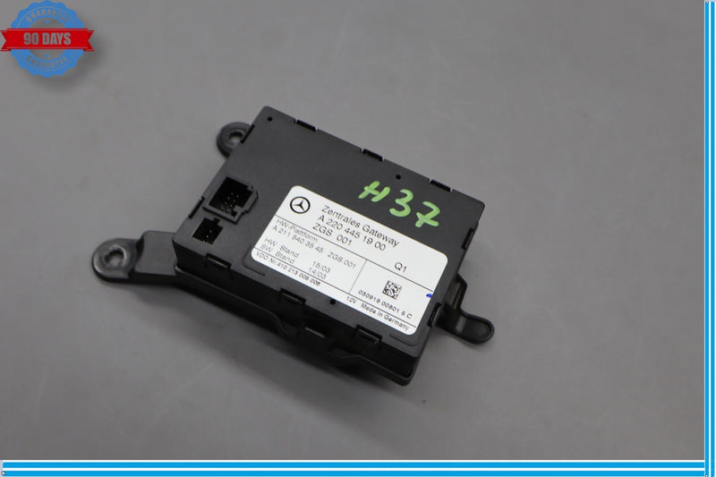 Load image into Gallery viewer, 03-11 Mercedes R230 SL500 CLK500 Central Gateway Control Module 2115403545 Oem
