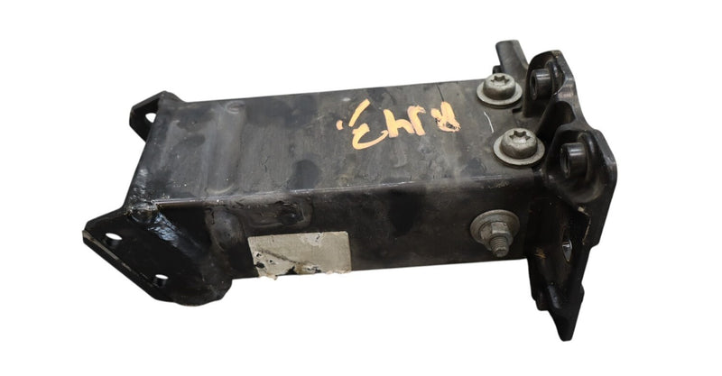 Load image into Gallery viewer, 03-08 Mercedes R230 SL500 Front Right Side Bumper Reinforcement Bracket Oem
