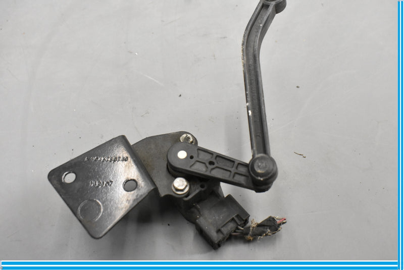 Load image into Gallery viewer, 07-12 Mercedes X164 GL450 Front Right Suspension Headlight Height Sensor Oem
