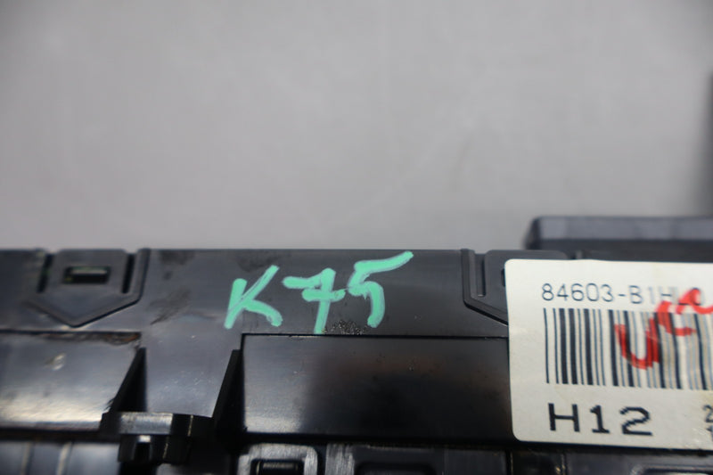 Load image into Gallery viewer, 15-16 Hyundai Genesis Center Console Heated Seats Control Switch Panel Oem
