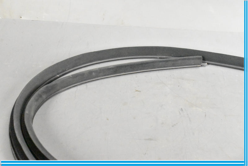 Load image into Gallery viewer, 09-13 Maserati Quattroporte M139 Front Right Door Weatherstrip Rubber Seal Oem
