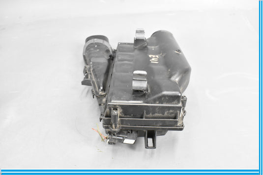 12-16 Mercedes CLS550 CLS500 Right Passenger Side Air Intake Cleaner Box Oem
