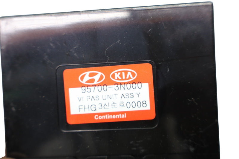 Load image into Gallery viewer, 11-13 Hyundai Equus Rear Parking Assist Control Module Unit 95700-3N000 Oem
