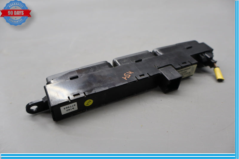 Load image into Gallery viewer, 11-13 Hyundai Equus Signature Temp Hazard Display Control Swtich Oem
