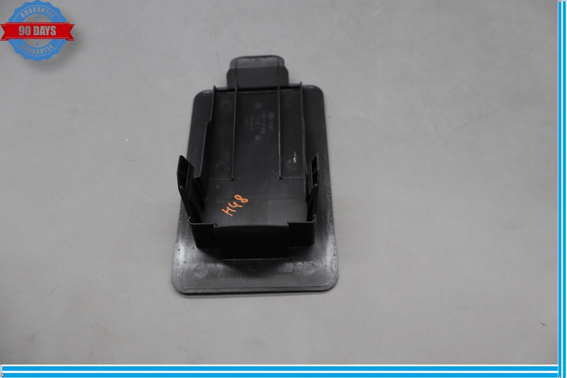 Load image into Gallery viewer, 11-18 Audi A8 Quattro S8 Front Left Driver Side Connector Housing Cover Cap Oem
