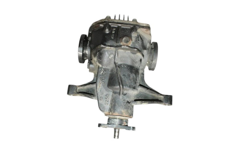 Load image into Gallery viewer, 15-16 Hyundai Genesis Rear Differential Carrier Assembly 3.91 Ratio Oem
