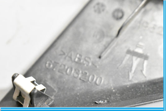 04-13 Maserati Quattroporte M139 Front Right Door Window Triangle Trim Cover Oem