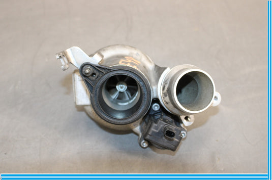 12-18 BMW 320i 328i M6 Turbocharger Intake Charge 7634486 Oem