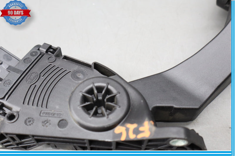 Load image into Gallery viewer, 14-20 Maserati Ghibli Gas Throttle Accelerator Pedal Sensor Black 04861714AD Oem

