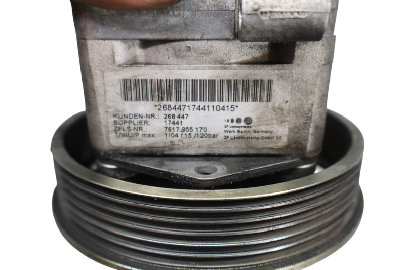 Load image into Gallery viewer, 14-22 Maserati Ghibli M157 Quattroporte M156 Power Steering Pump W/ Pulley Oem
