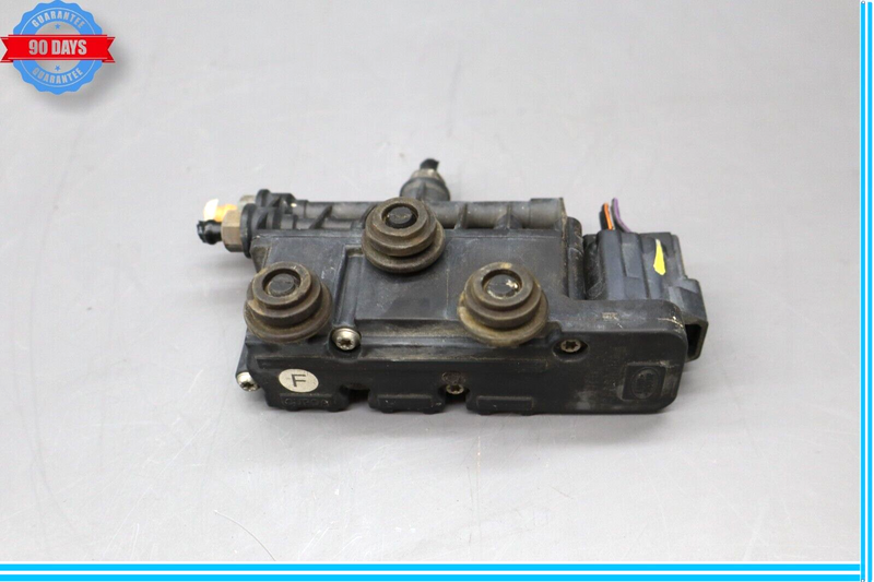 Load image into Gallery viewer, 06-13 Land Rover Range Rover Sport Air Suspension Valve Block EAS Oem
