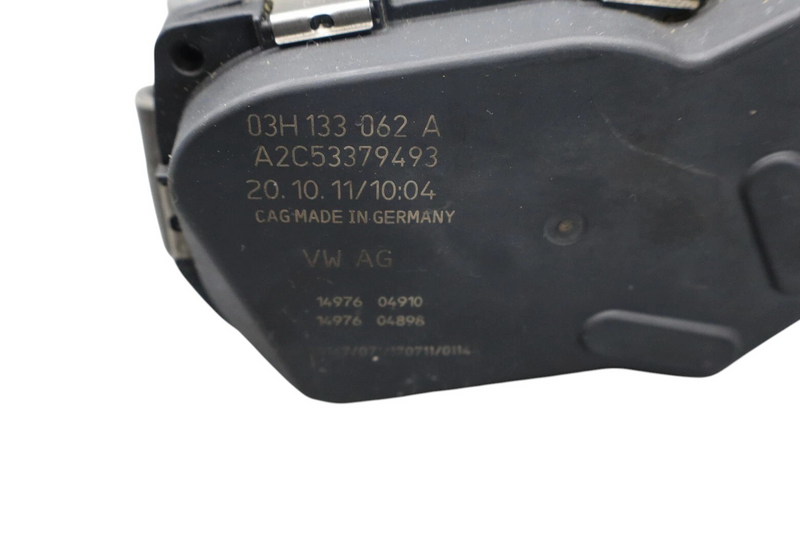 Load image into Gallery viewer, 11-17 Volkswagen Touareg VR6 Engine Air Inlet Intake Throttle Body 03H133062 Oem
