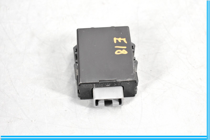 Load image into Gallery viewer, 07-12 Lexus LS460 Bus Buffer Computer Control Module 89112-50030 Oem
