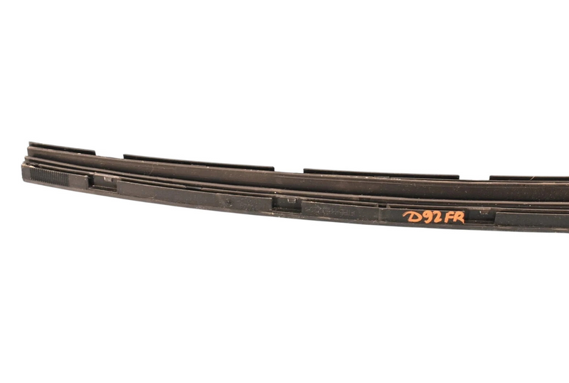 Load image into Gallery viewer, 12-18 BMW 650i 640i F12 Front Right Passenger Side Door Weather Strip Seal Oem
