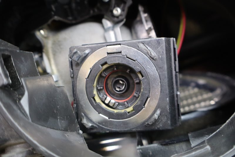 Load image into Gallery viewer, 06-10 Mercedes W251 R350 R320 Left Driver Side Headlight Lamp Xenon Oem
